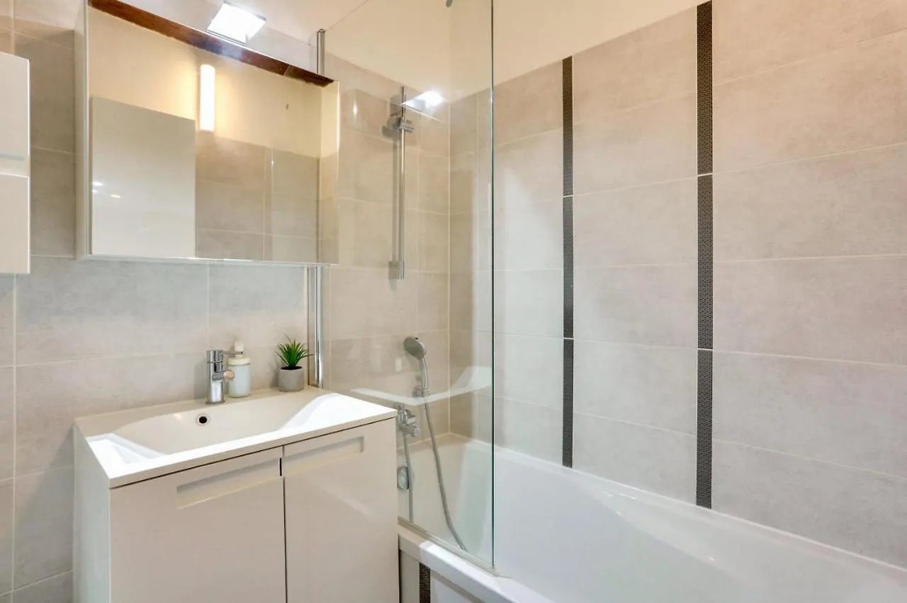 Appartement Quartier Notre Dame De Paris France
